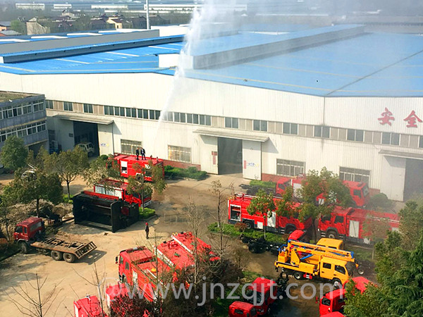 消防車(chē)生產(chǎn)廠家試車(chē) 微信圖片_20180327091901.jpg